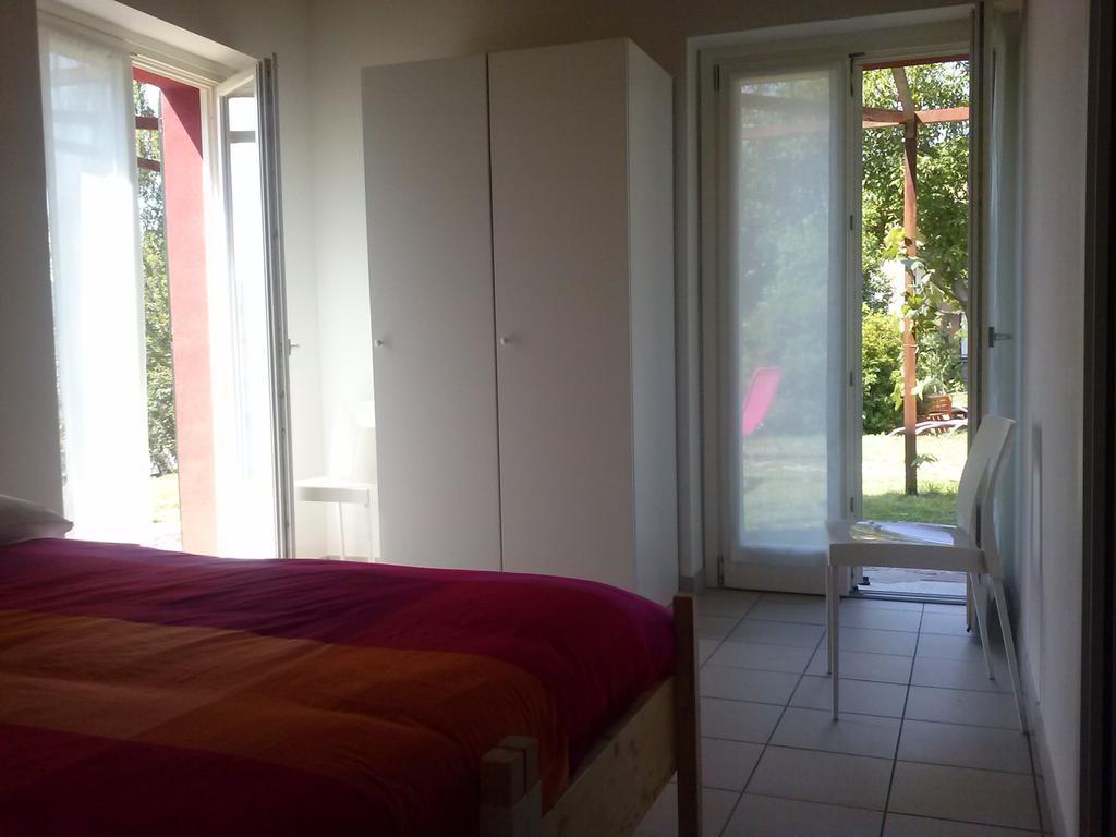 Ostello Casa Rossa Laveno-Mombello Rom bilde